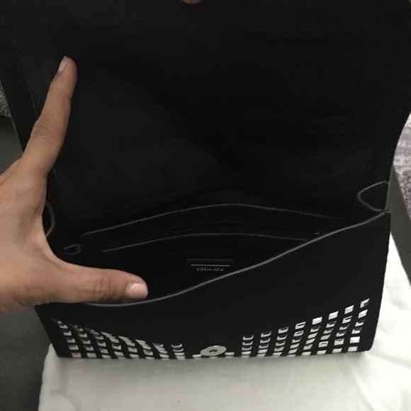 NWOT BCBG clutch excellent condition 10”x7”x1” - Picture 3 of 3